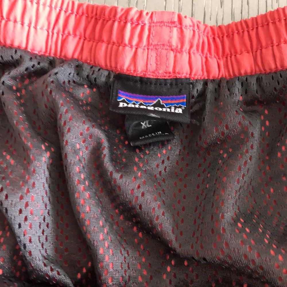 New Patagonia 4”1/2 coral swim shorts - Picture 4 of 11